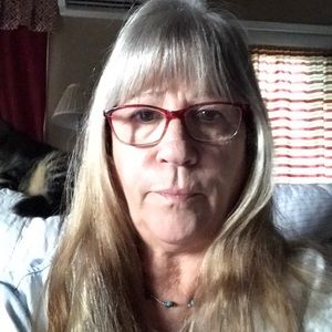 Meet your Posher, Debi